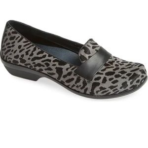 Dansko Oksana Gray Leopard Print Loafer/Flats Shoes